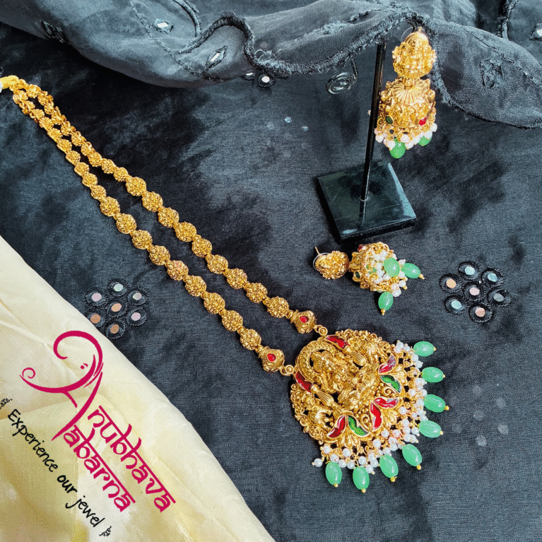 Lakshmi long chain set