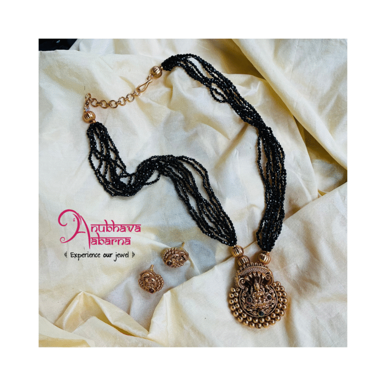 Lakshmi pendant black crystal chain set
